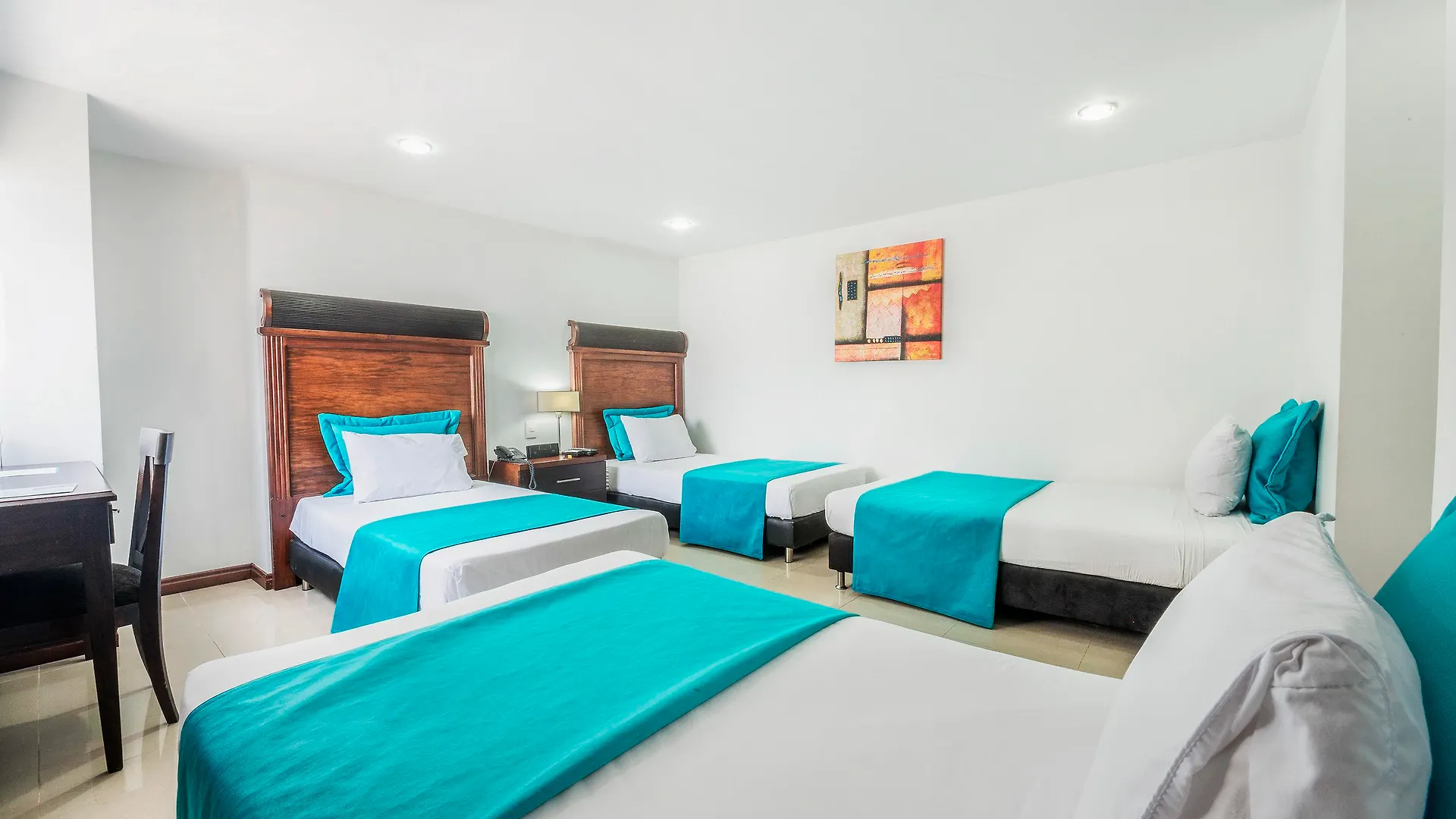 Hotel Suite Comfort Μεντεγίν