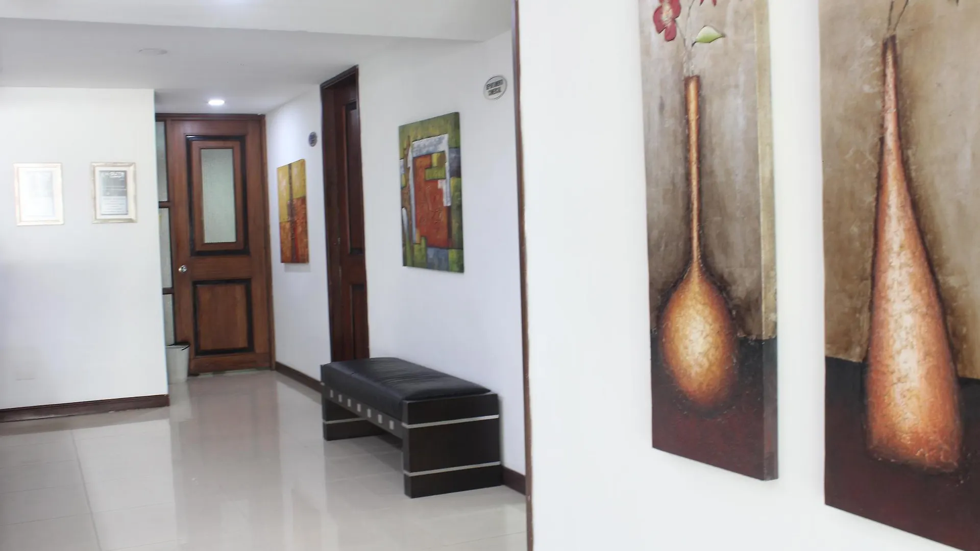Hotel Suite Comfort Μεντεγίν